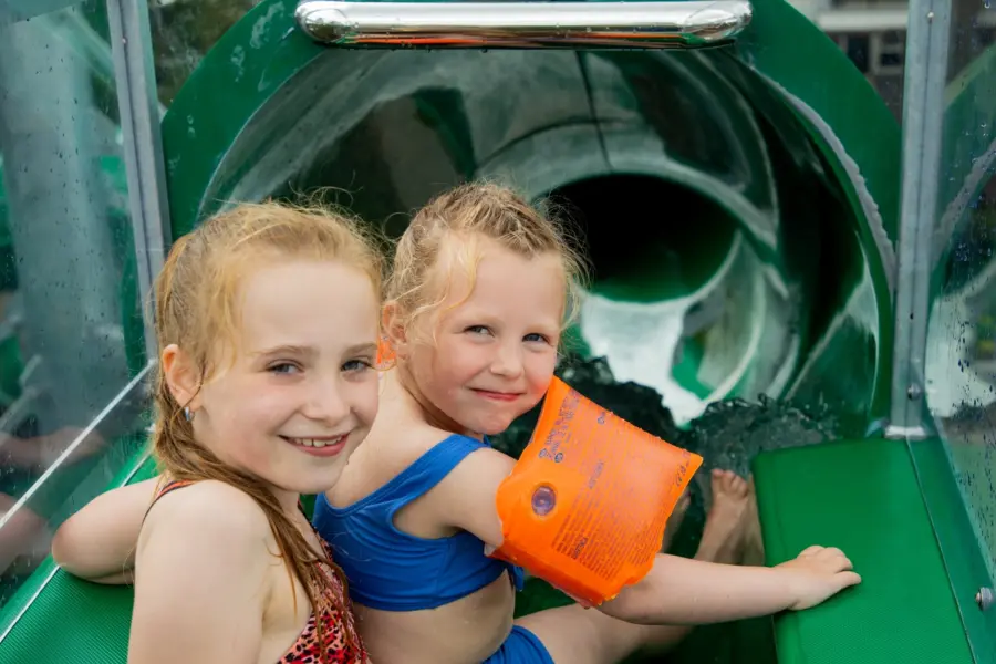 Camping met buitenzwembad en glijbaan Recreatiepark Kaps